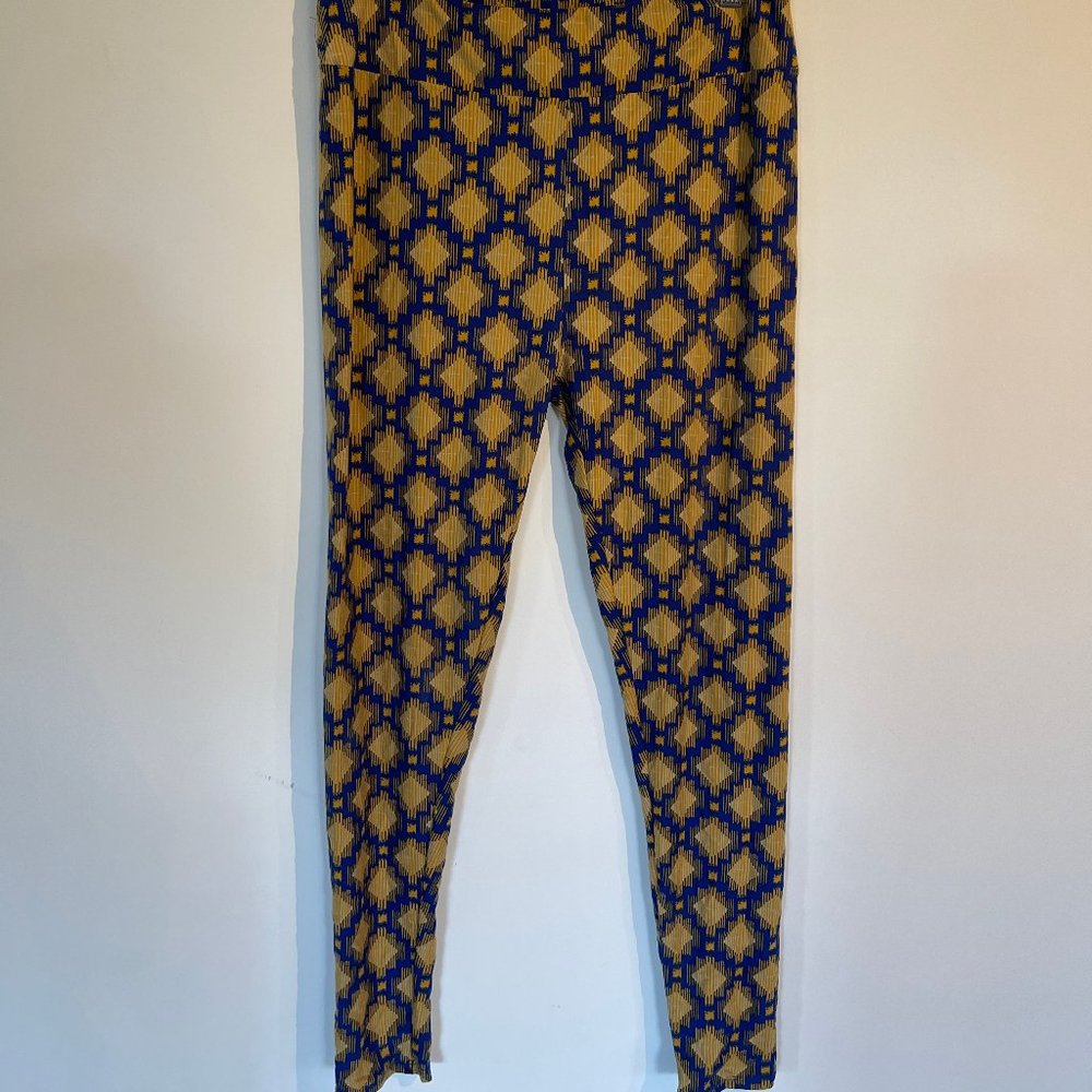 20% off 3+ items Diamond leggings in Tall & Curvy. NEVER WORN!